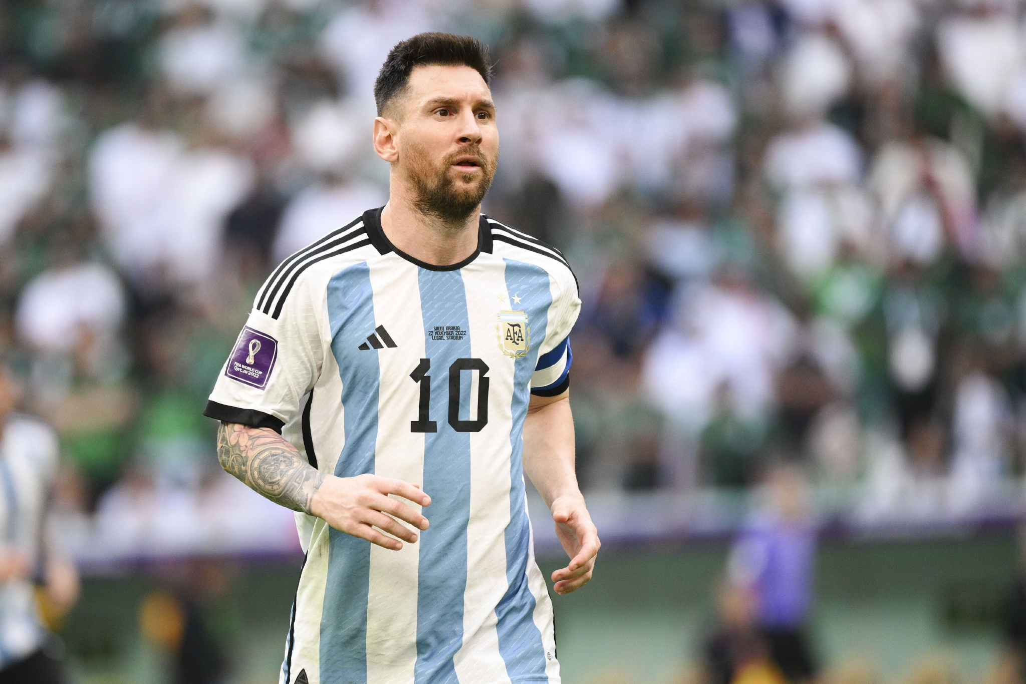 凯尔：比赛中阿德耶米被挑衅但保持了冷静，这说明他又成长了