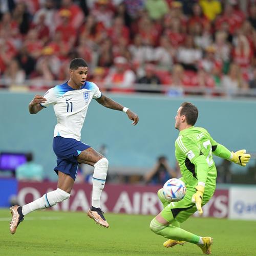 每体：弗里克和拉什福德5月通过电话，后者放弃了15%的薪资（每体：弗里克5月致电拉什福德，后者同意降薪15%）