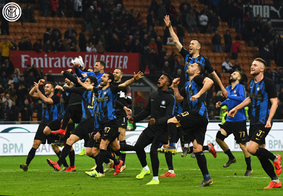 意媒：米兰有意乔纳森-戴维，但尤文不愿意在冬窗出售