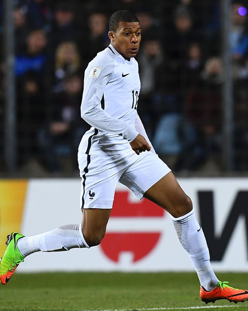 双双无缘，喀麦隆是参加世界杯最多的非洲队，尼日利亚赢球最多